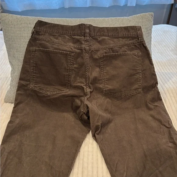 LIKE NEW Gap Men's Brown Slim Fit Corduroy Pants Size 32/30 - Picture 5 of 5